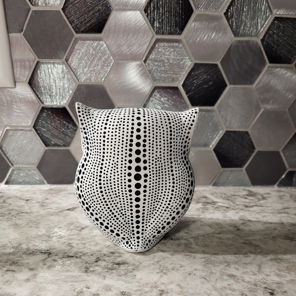 Modern Black and White Owl Decor - Picture 3 of 3